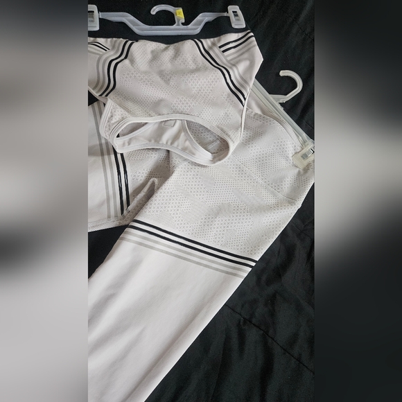 Set - Picture 5 of 5